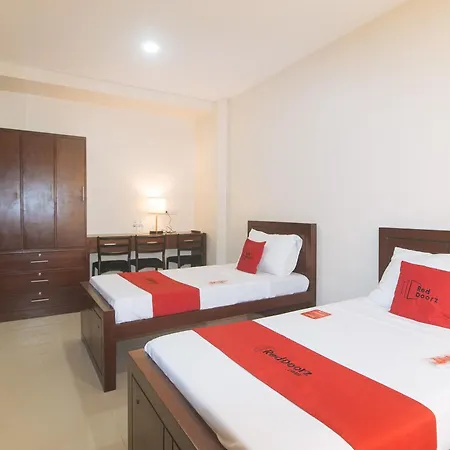 Hotel Reddoorz At Nucell