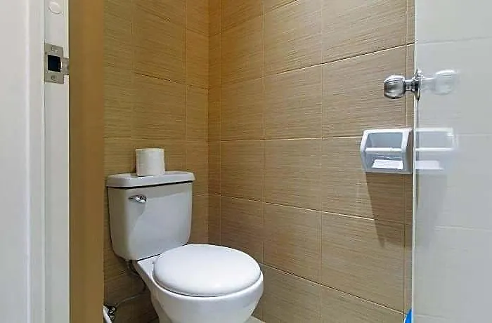 Hotel Reddoorz At Nucell Near Ngcp *
