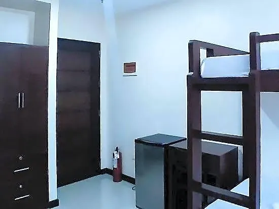 Reddoorz At Nucell Near Ngcp Hotel Cebu